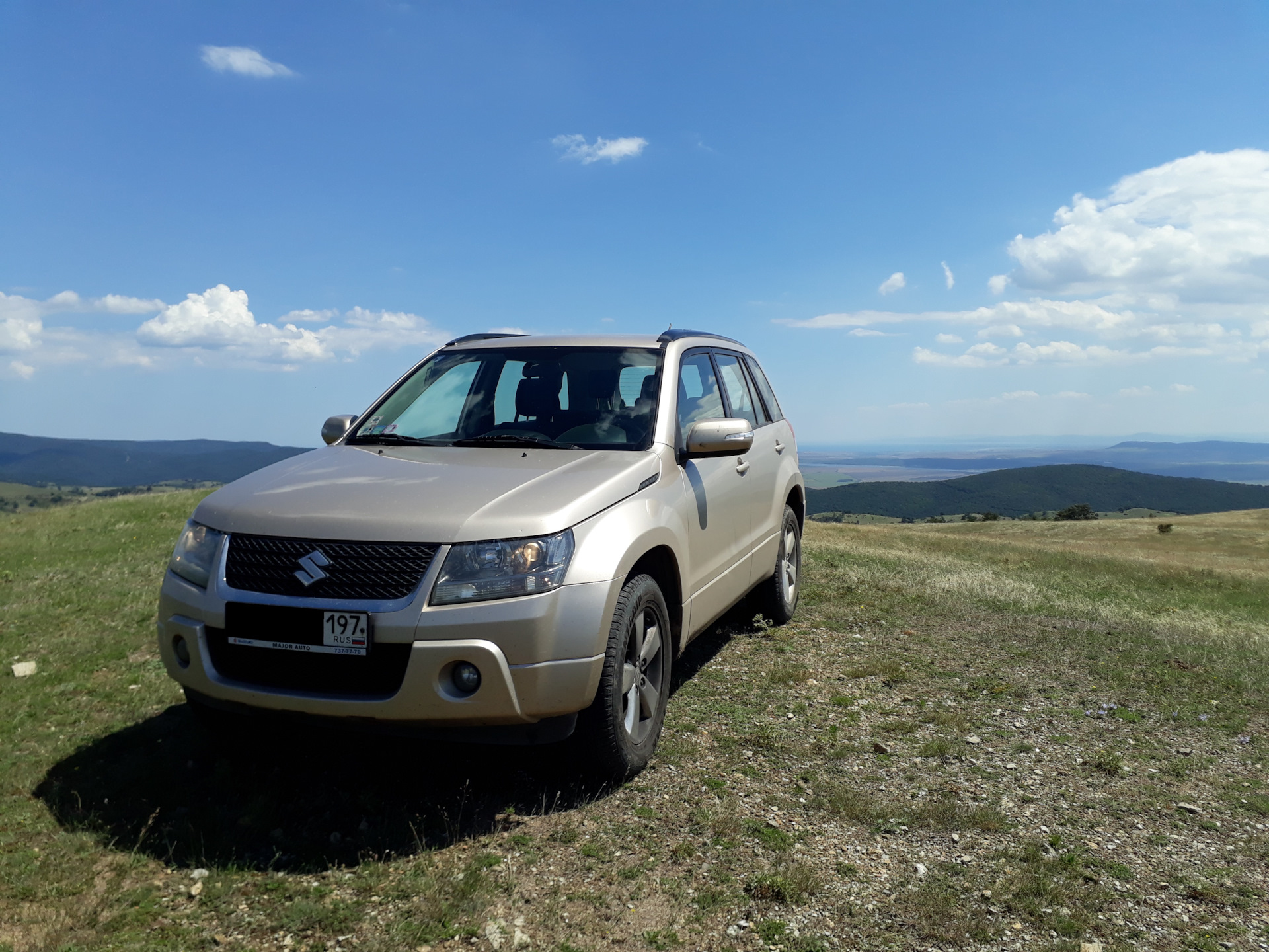 Сузуки гранд витара самара. Suzuki Grand Vitara 2.4. Suzuki Grand Vitara (2g). Гранд Витара и Аутлендер. Гранд Витара и Аутлендер 2002.