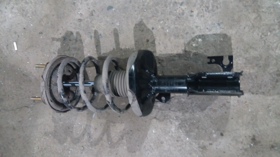 Передние стойки и не только — Mazda Premacy (1G), 1,8 л, 1999 года ...