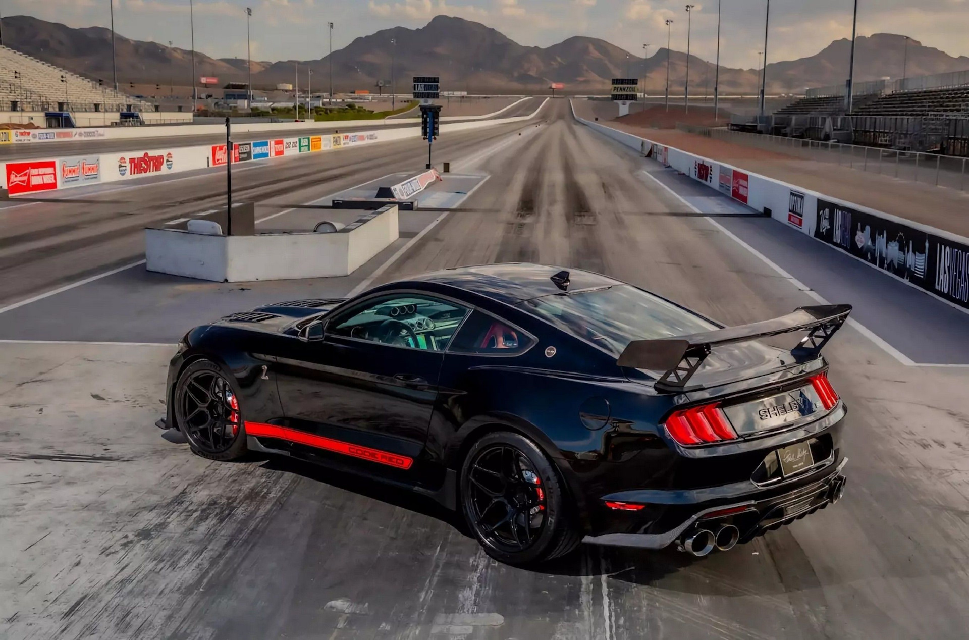 Ford Mustang v Shelby gt500