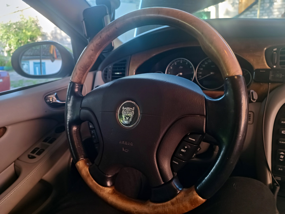 Не топорщится — Jaguar X-Type