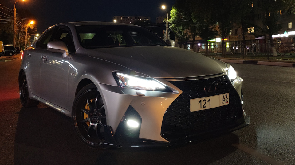 Lexus IS