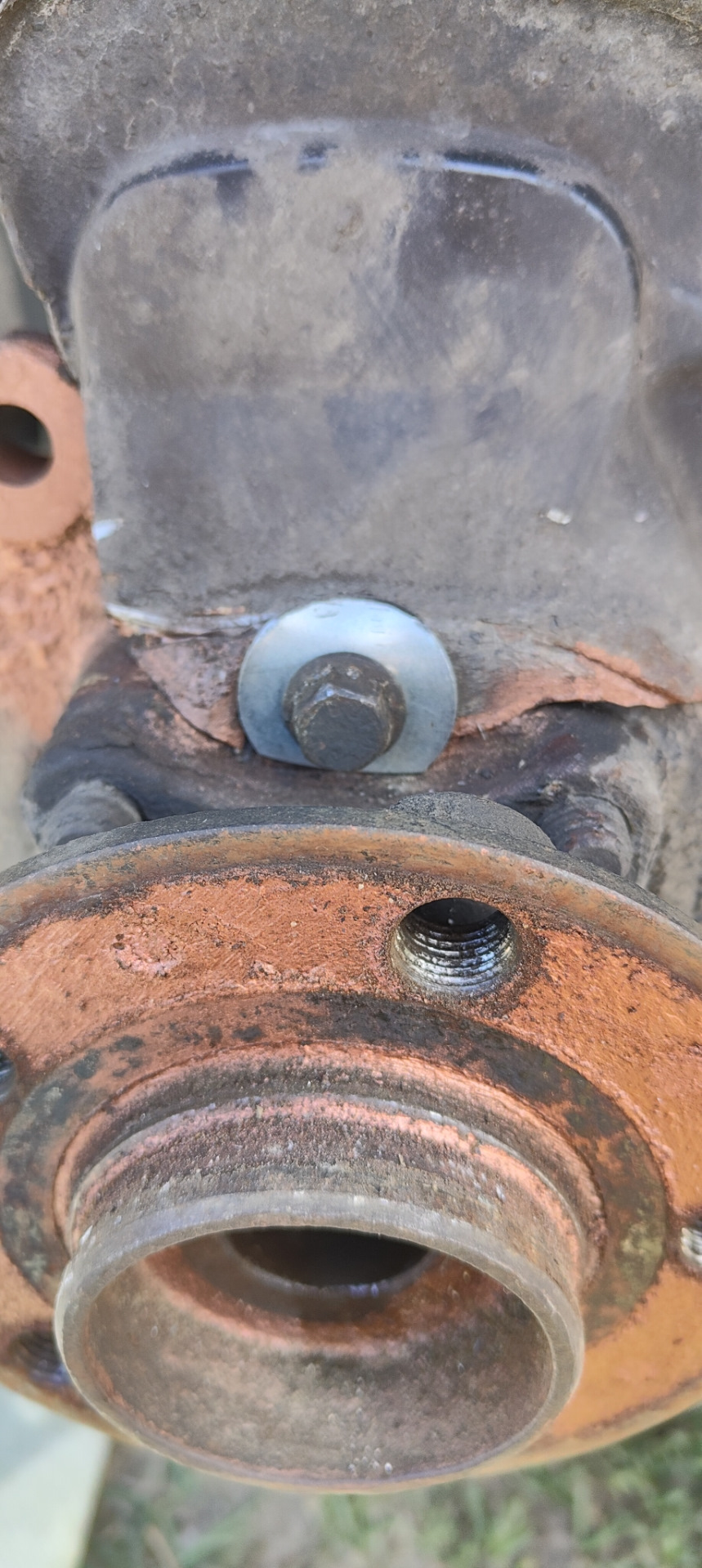 Отгнила защита тормозного диска, подъехали новые ступицы — Volvo XC70 ...