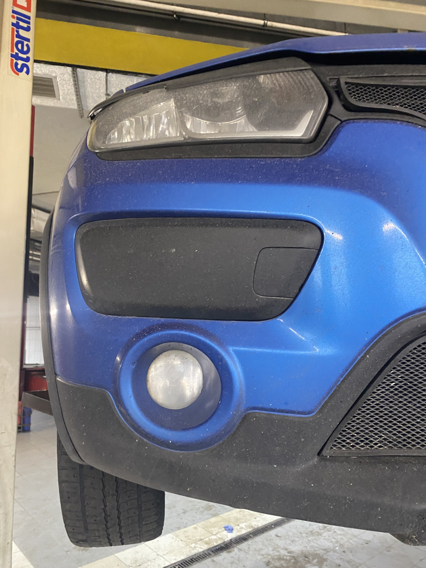 Поставили на противотуманки — Renault Sandero Stepway (2G), 1,6 л, 2015 ...