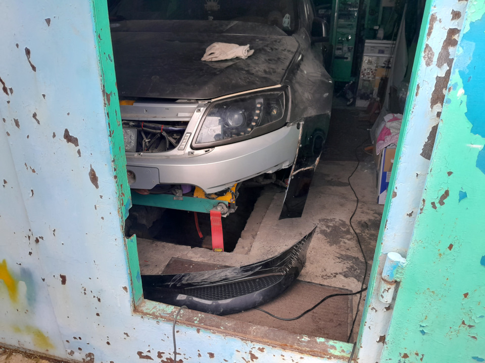 Передний Бампер Часть III (W213) — Lada Калина Универсал (2G), 1,6 л ...
