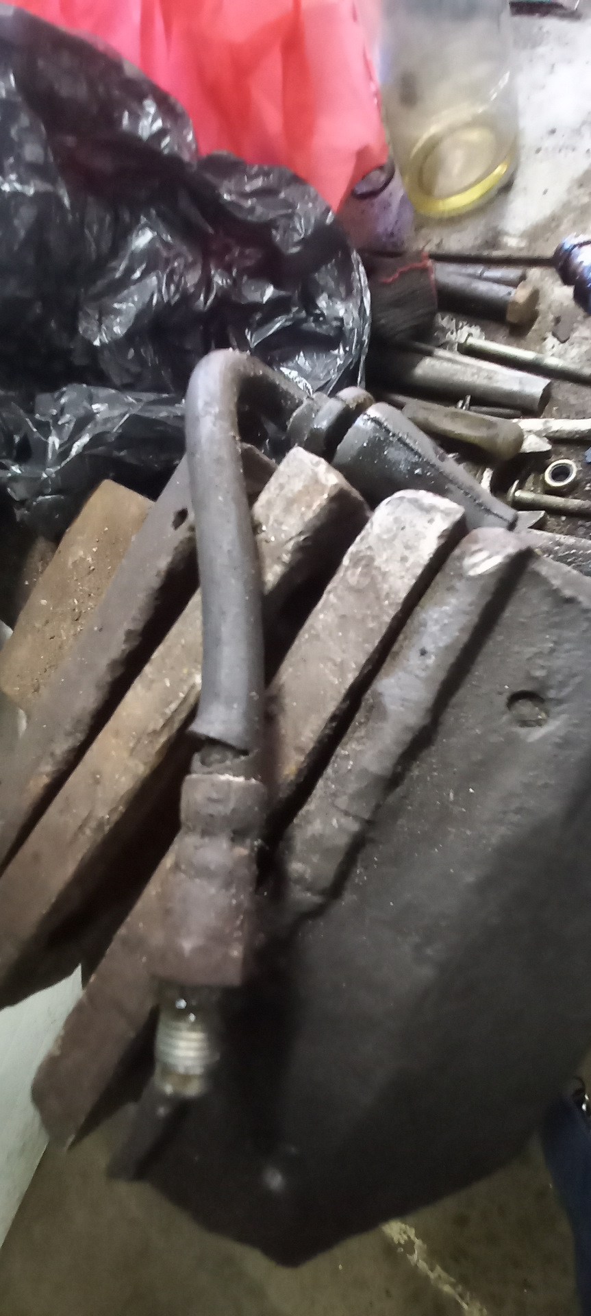 микроша жарит! или как заменить тормозной шланг без облома тормозной ...