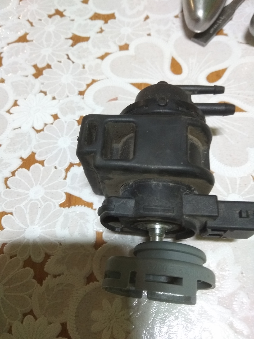 Датчик наддува, грибок. — Renault Megane III, 1,5 л, 2009 года ...