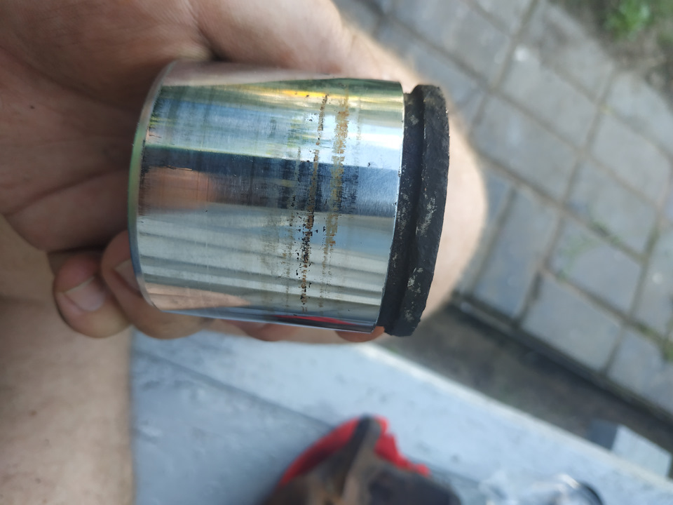 Бьют тормозные диски. Устраняю причину. — Audi 100 (C3), 1,8 л, 1987 ...