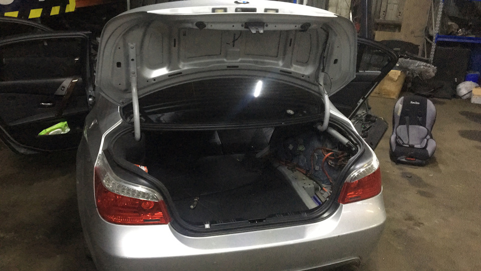 Камера заднего вида — BMW 5 series (E60), 4,8 л, 2006 года | аксессуары ...
