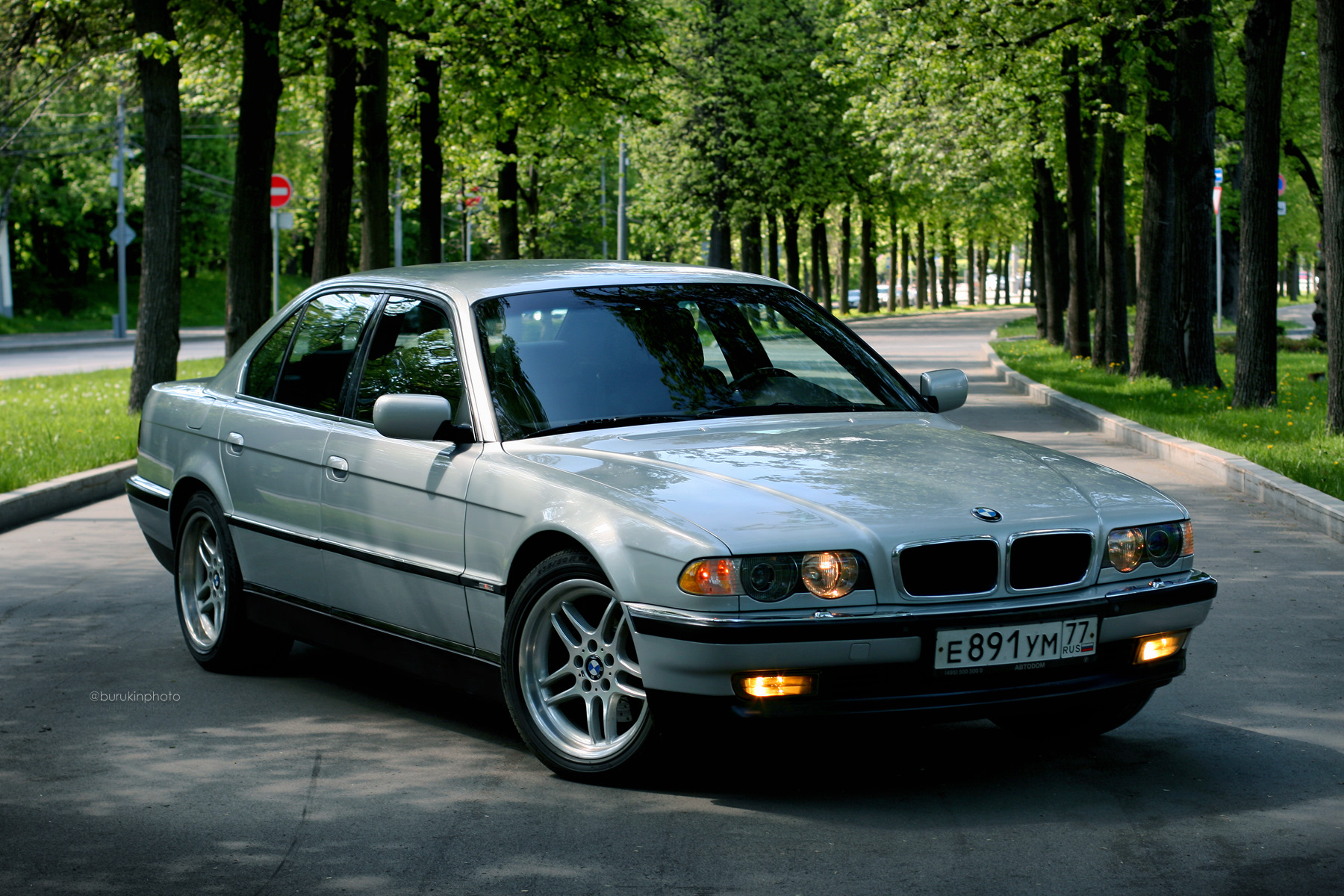 BMW 735i