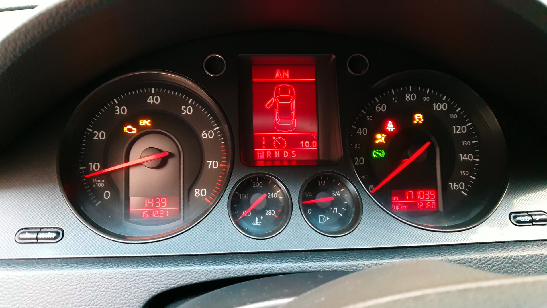 Загорелась asr. Загорается ЕПС Фольксваген б6. Passat b6 service Now. EPC И check engine. Загорается ЕПС Фольксваген б6.что нужно поменять.