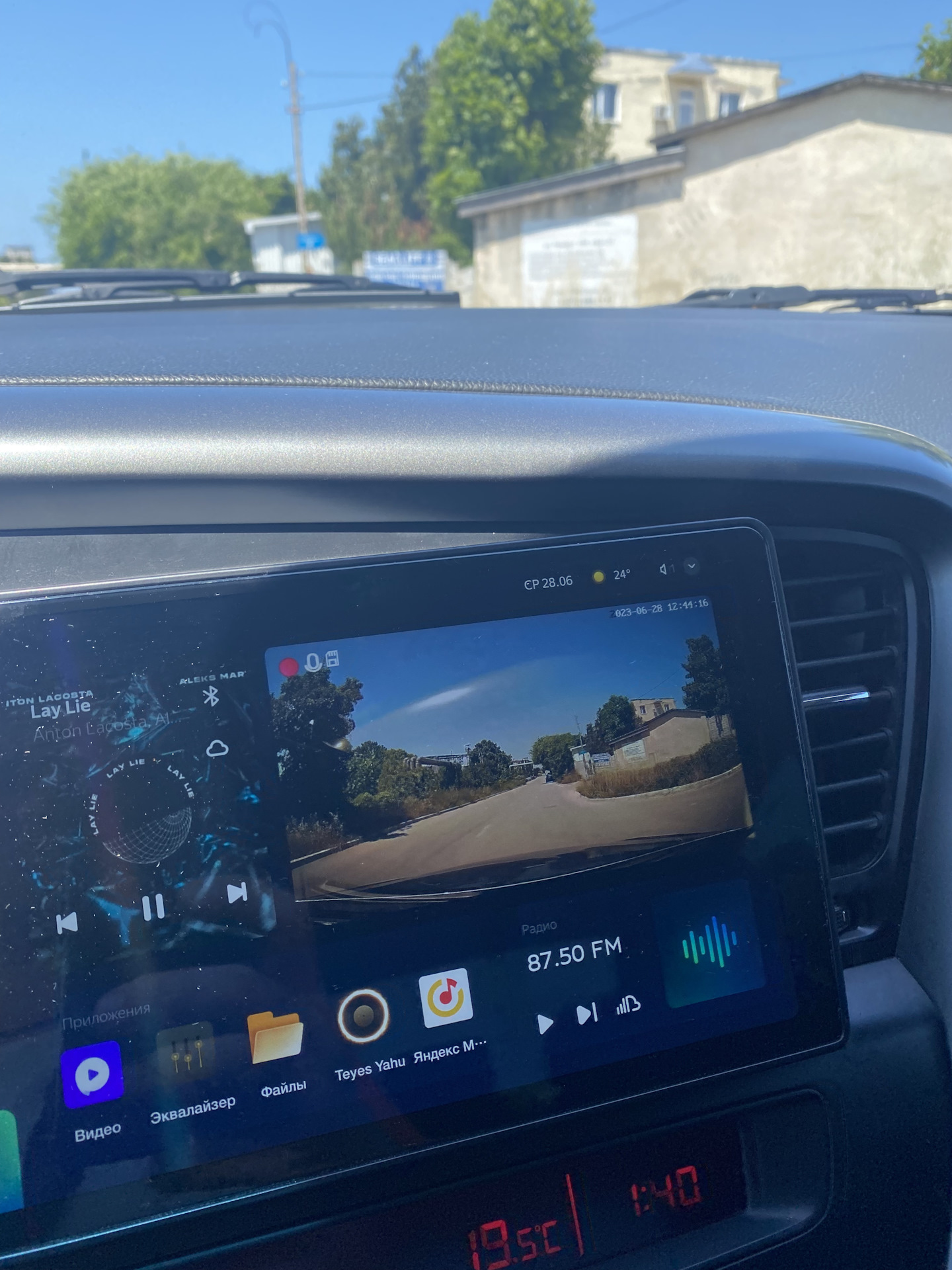 Мытье радиатора, установка сеток на бампер, регистратор teyes x5 и ...