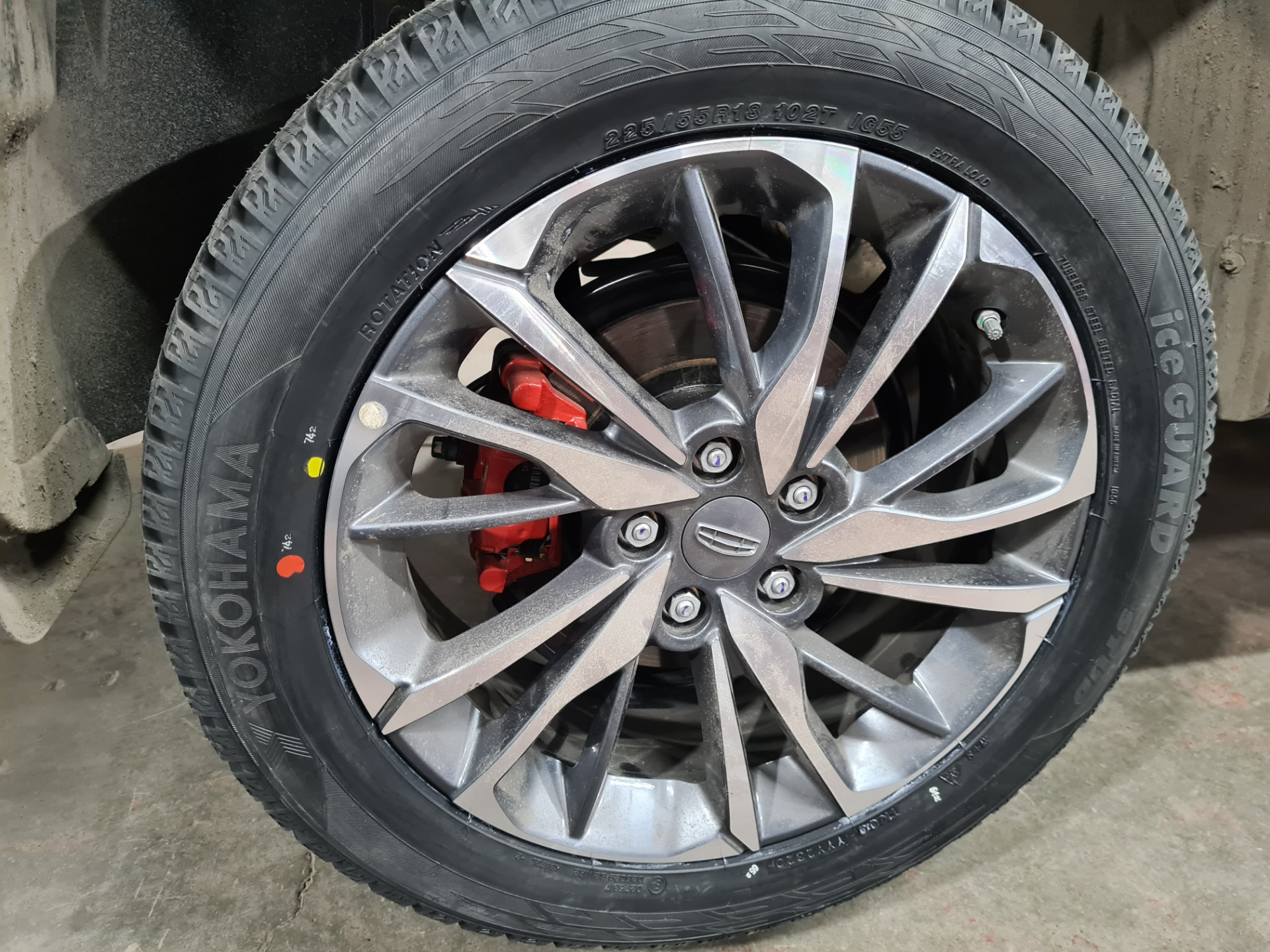 Джили кулрей радиус. Колесный диск Geely Coolray r18. Geely Coolray 225/55 r18. 225 55 18 На Джили кулрей. Geely Coolray диски 18.