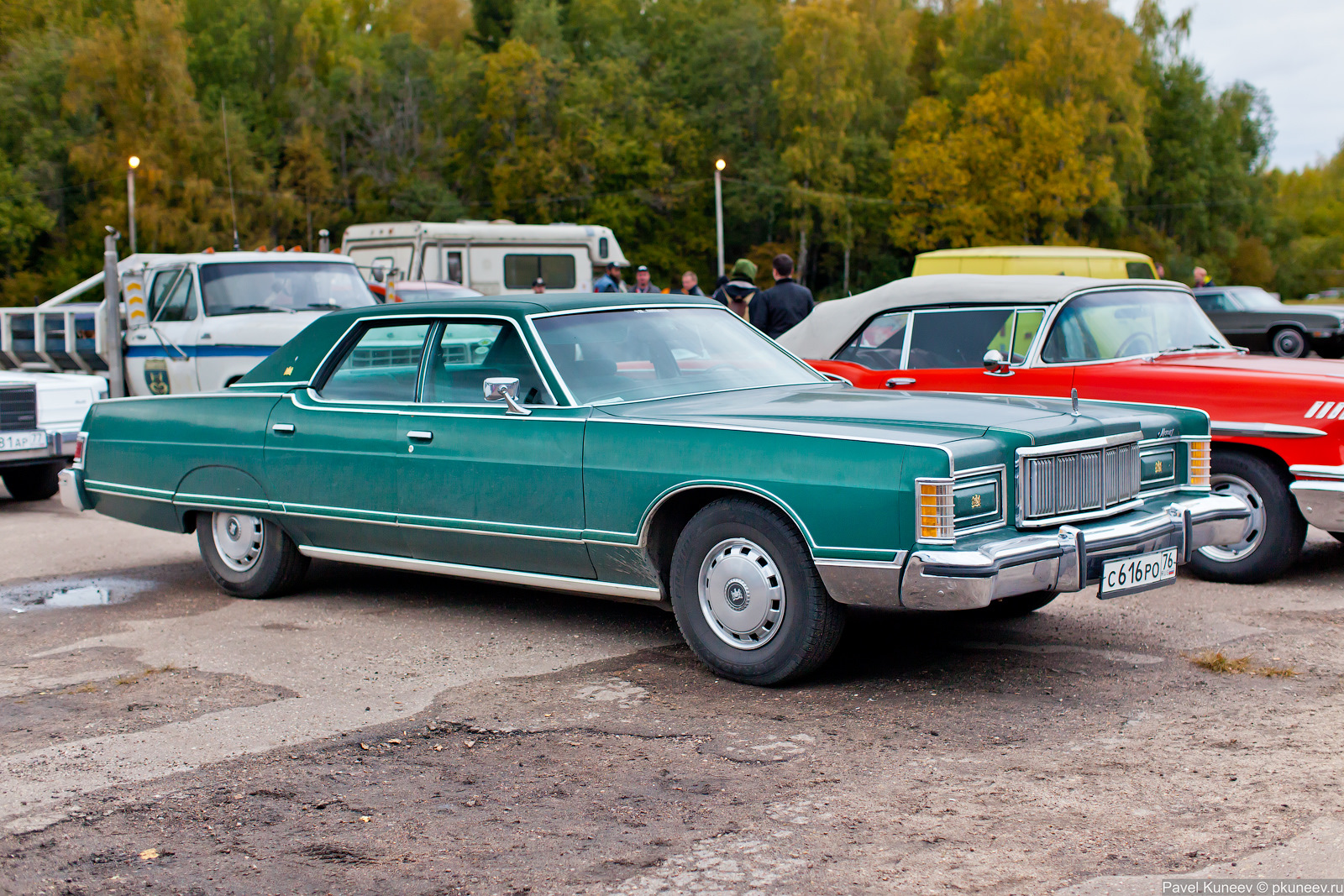 Седан слушать. Mercury Grand Marquis 1978. Mercury Grand Marquis 1975. Mercury Monarch 1976. Mercury Grand Marquis 1983.