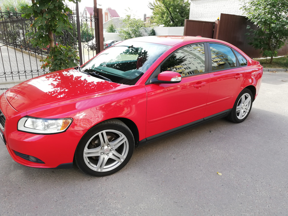 Стекло фары volvo s40