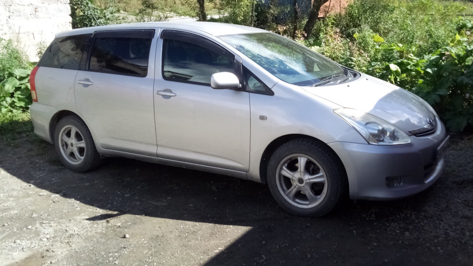 Резина на тойота виш. Toyota Wish.