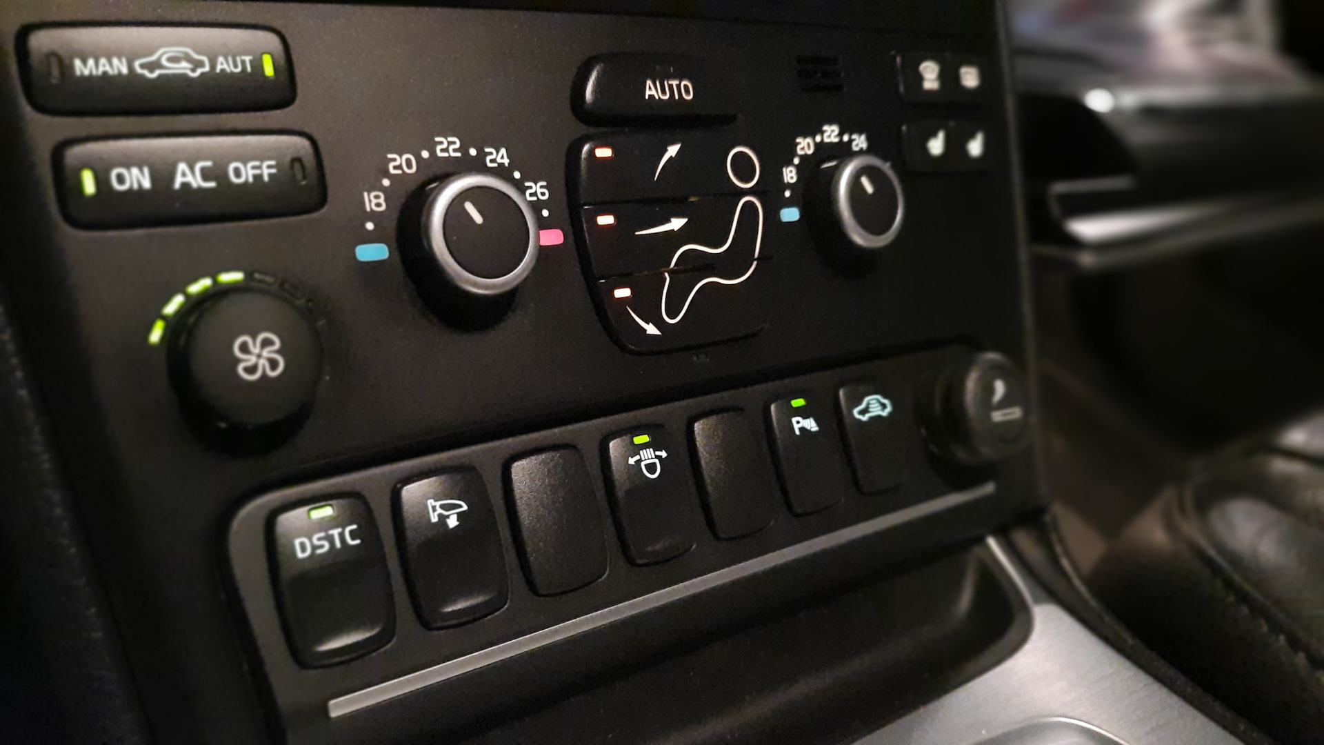 Dstc on -167 volvo xc90. Dstc volvo xc90. Dstc. Вольво s40 2008 dstc кнопка. Кнопки вольво xc90.