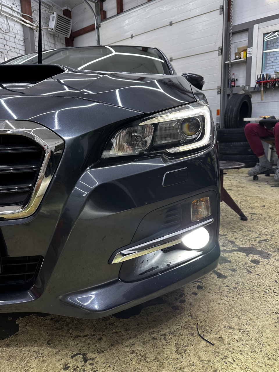 Снял ветровики и поменял лампочки в туманках — Subaru Levorg (1G), 1,6 ...