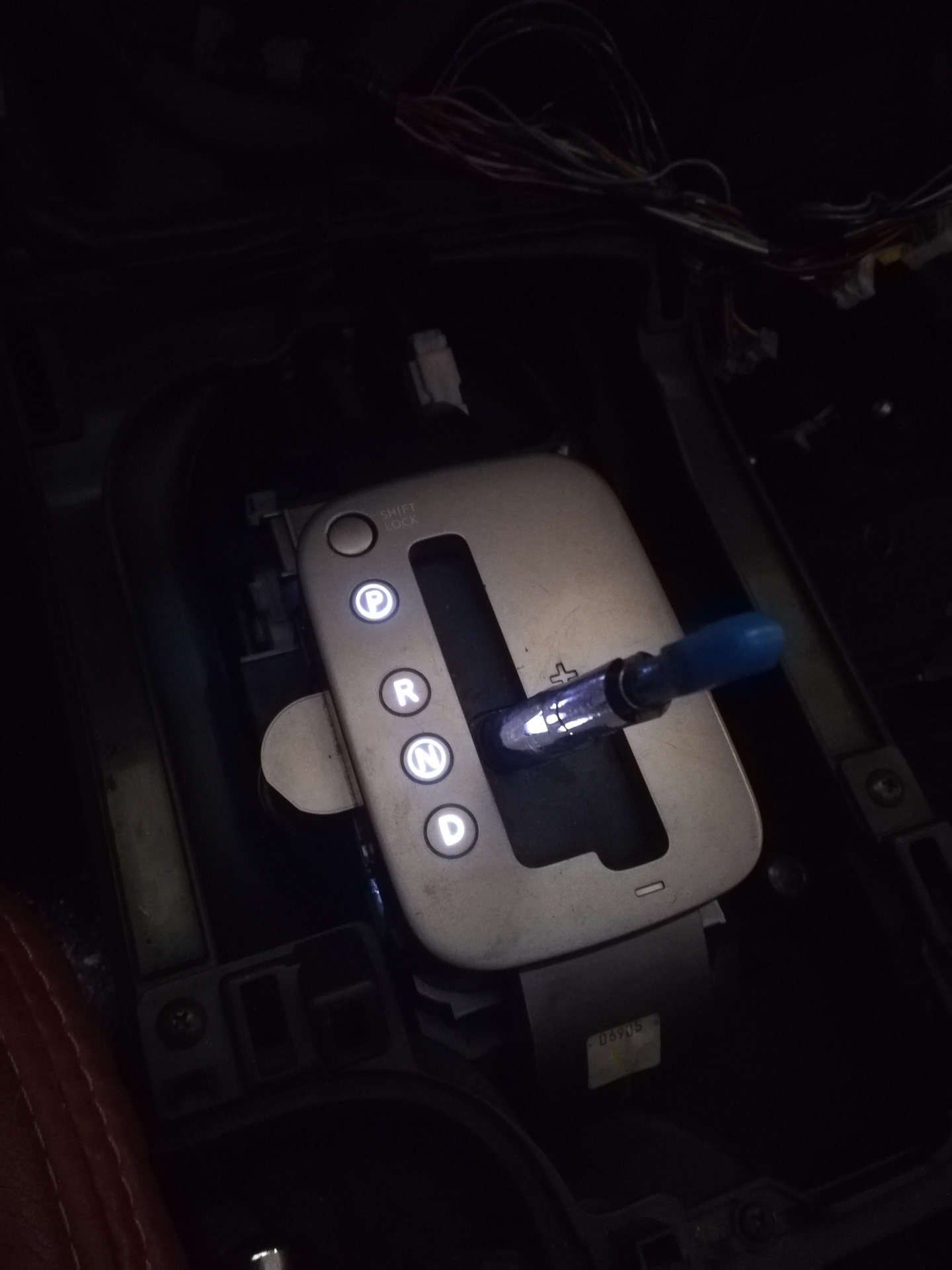 Как снять рычаг селектора ниссан патфайндер Подсветка селектора акпп - Nissan Pathfinder (3G), 2,5 л, 2006 года своими рукам