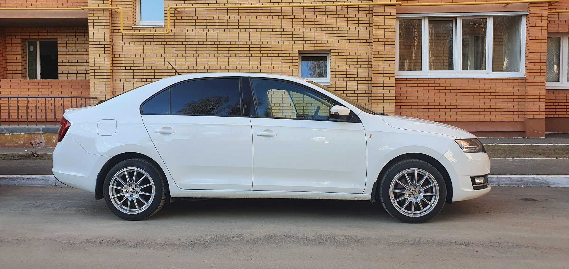 Skoda Rapid 1.4 DSG, SKAD Le Mans, Kumho PS71 — Skoda Rapid (1G), 1,4 л,  2018 года | колёсные диски | DRIVE2