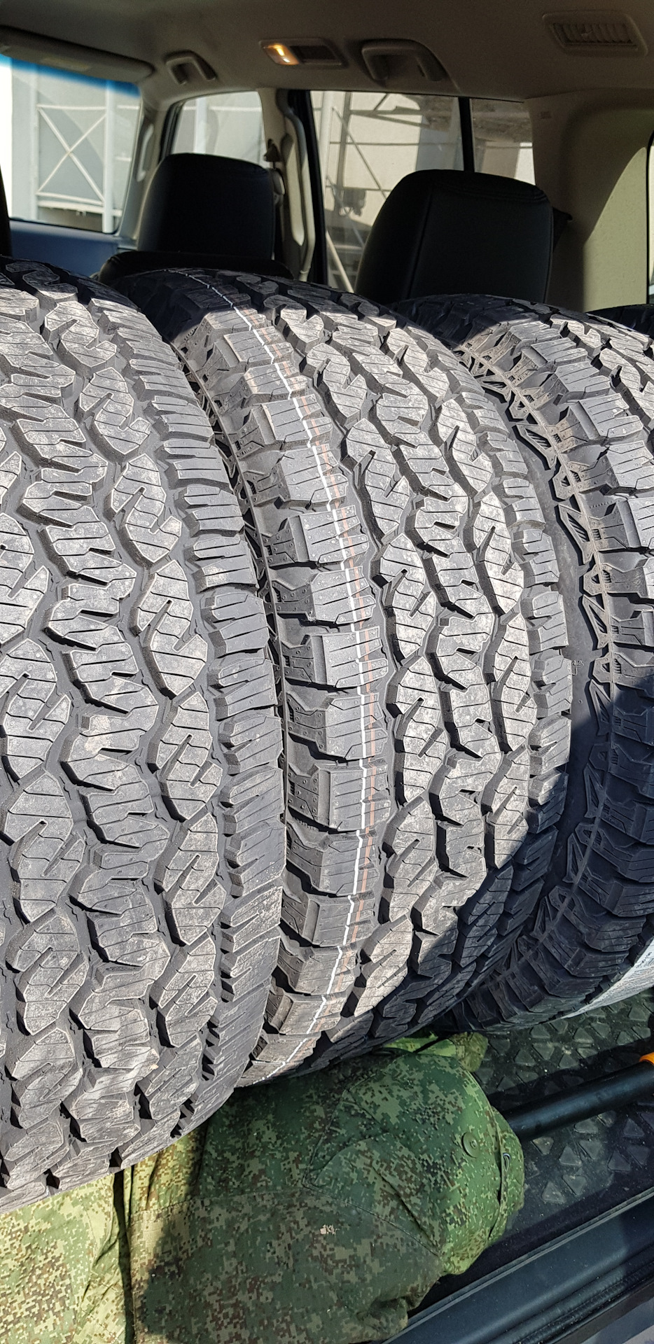 Зимняя резина 265 60 r18 для внедорожников. Goodyear wrangler all-terrain adventure. 265/60 r18. Зимняя резина 265 60 r18 для внедорожников. Зимняя резина 265 60 r18 для внедорожников.