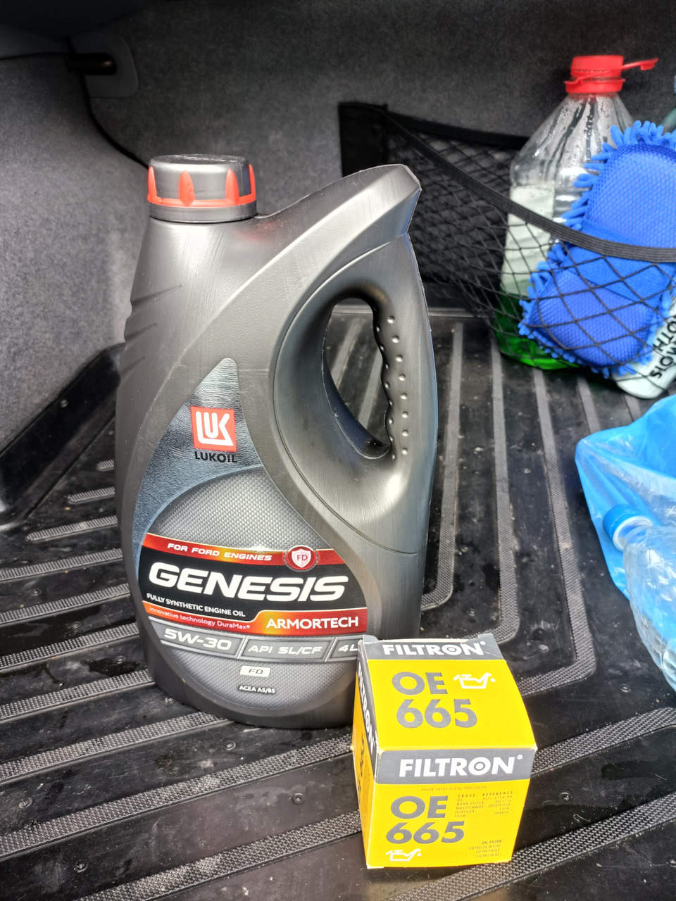 Замена масла Лукойл Генезис — Mazda 6 (1G), 2 л., 2003 года | плановое ...