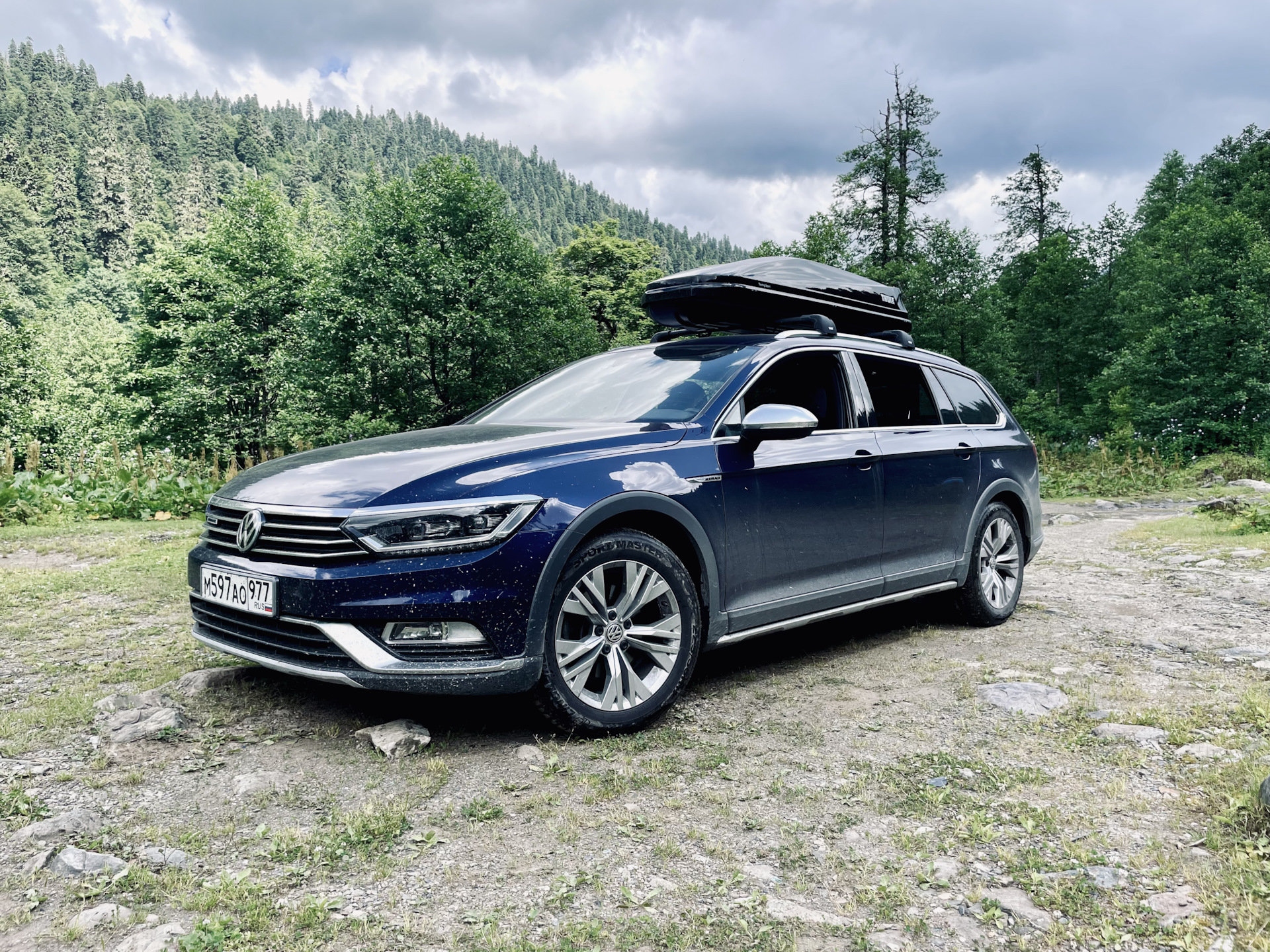 Улыбаемся и машем спустя 10 тыс. км — Volkswagen Passat Alltrack (B8), 2 л,  2018 года | наблюдение | DRIVE2