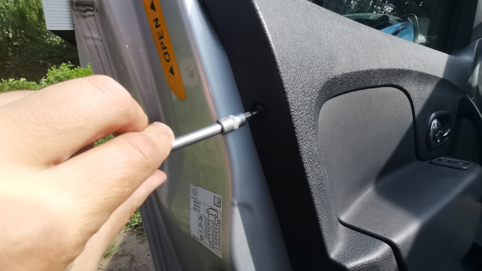 Фото в бортжурнале Renault Logan (2G)