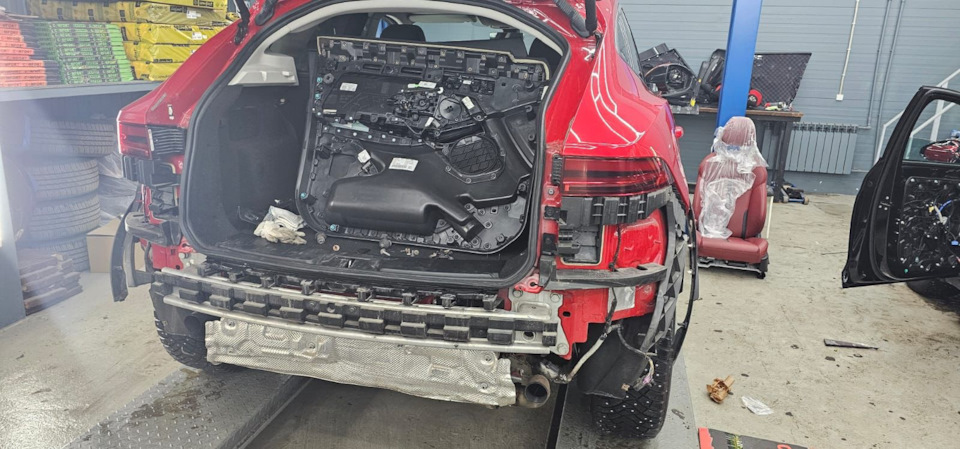 Установка на кота системы SmartFoot (Открытие багажника ногой) — Jaguar ...