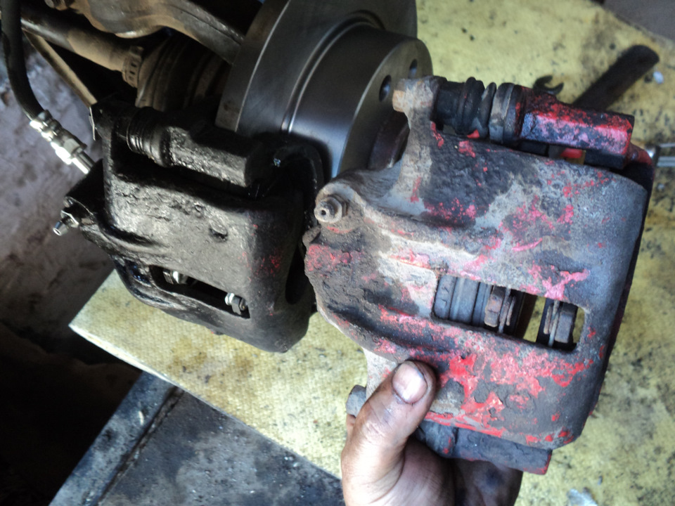 Первый опыт замены тормозных шлангов, суппортов, тормозных колодок и ...