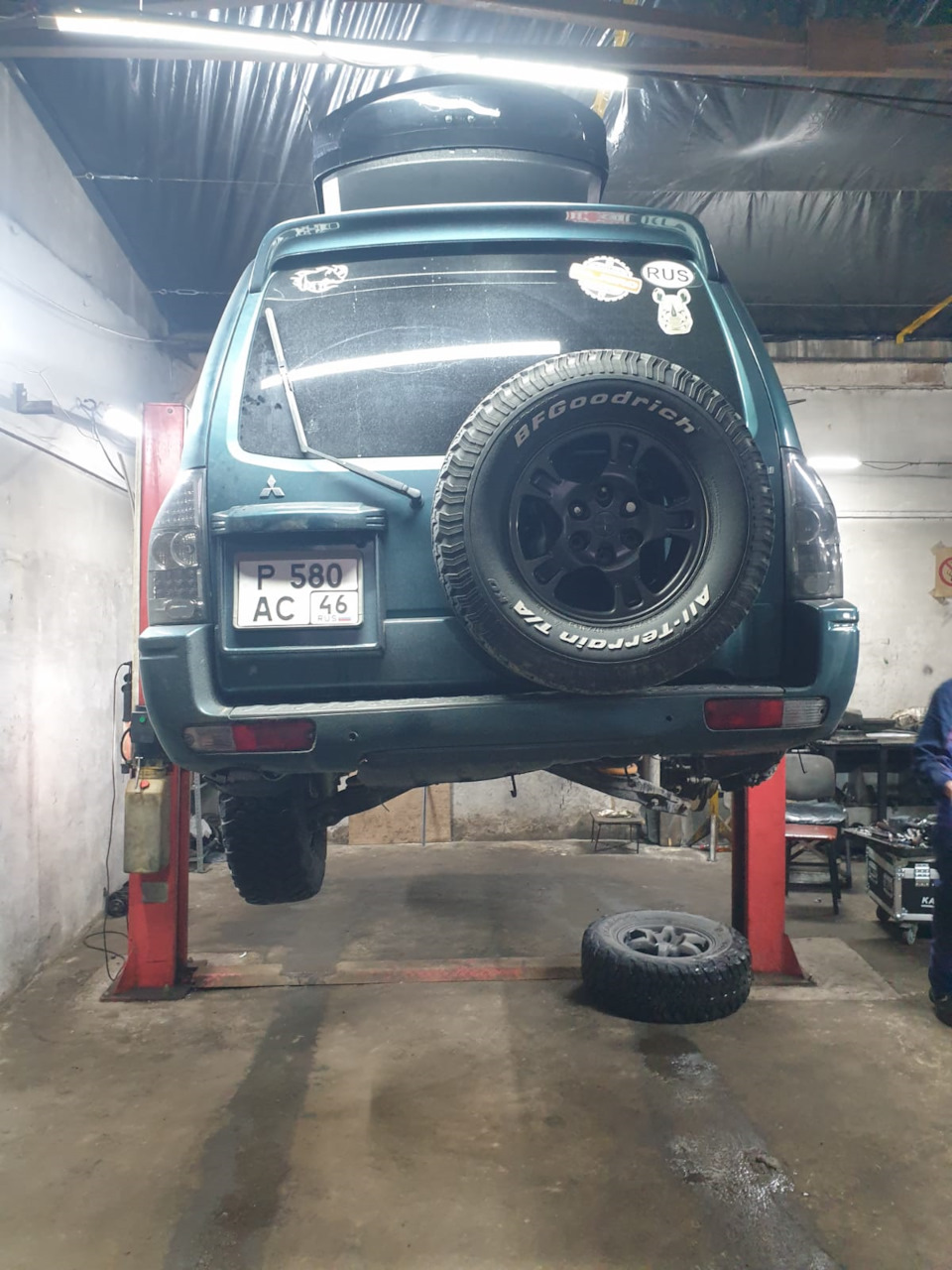 висим на замене — Mitsubishi Pajero (3G)