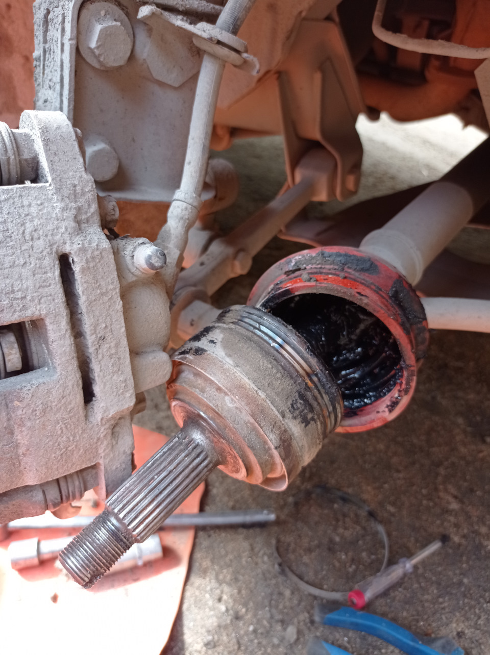 Пыльник Шруса — Lada Калина седан, 1,6 л, 2009 года | своими руками ...