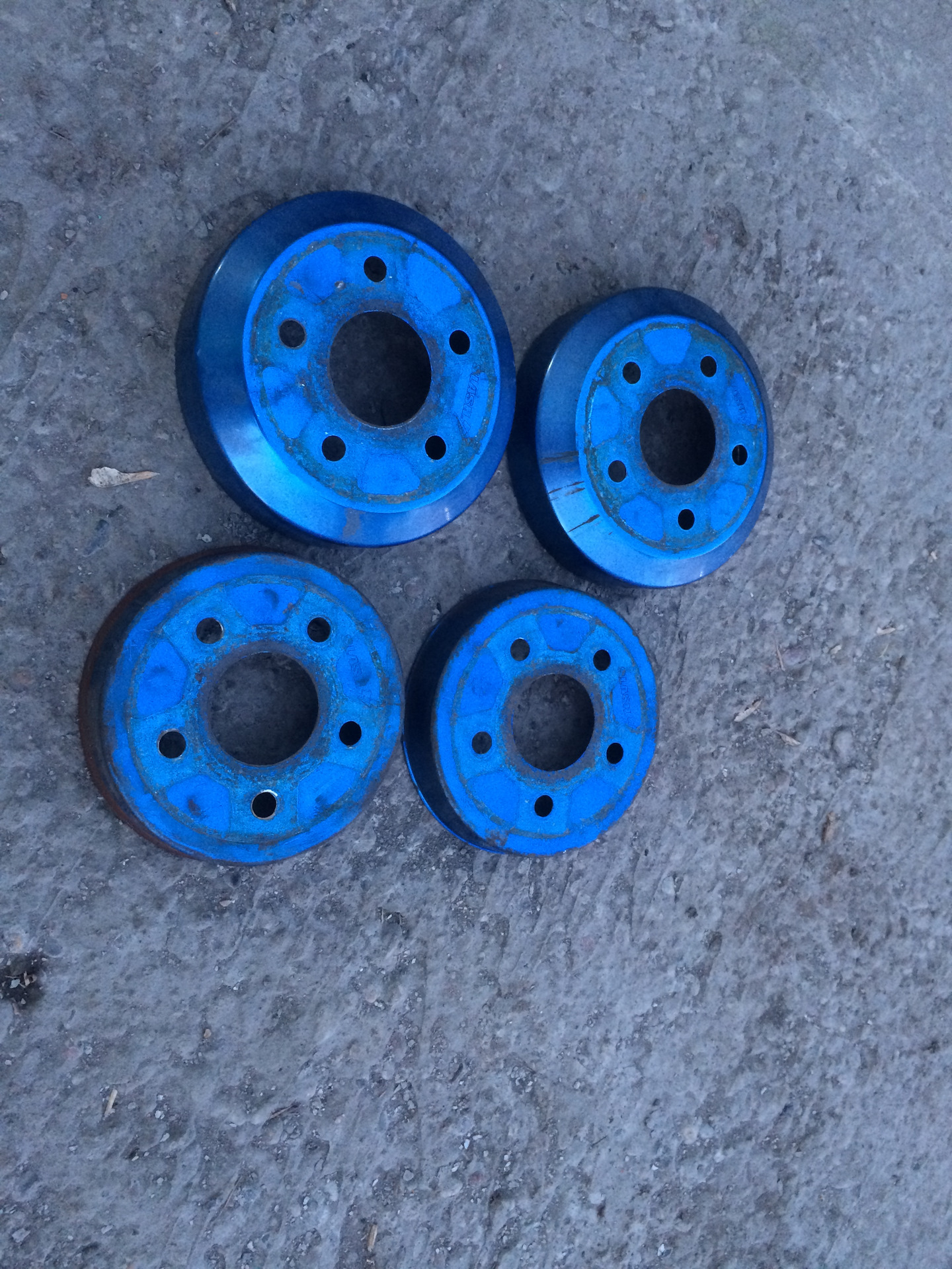 накладки тормозных дисков. накладки на тормозные барабаны. накладки тормозных дисков. накладки задних колодок ваз 2101. накладки на тормозные барабаны рено аркана.