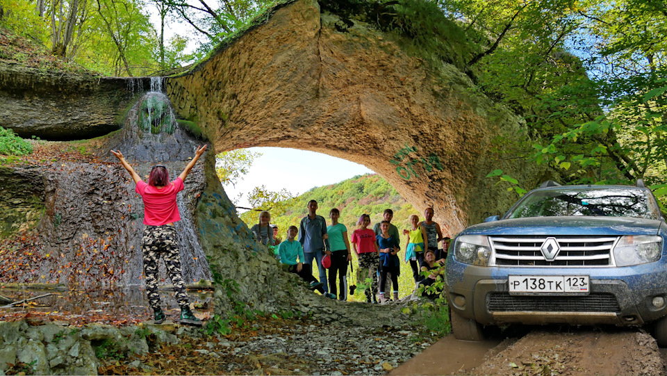 Что может Дастер без кардана по грязи? Едем к окнам и Голове Великана ...