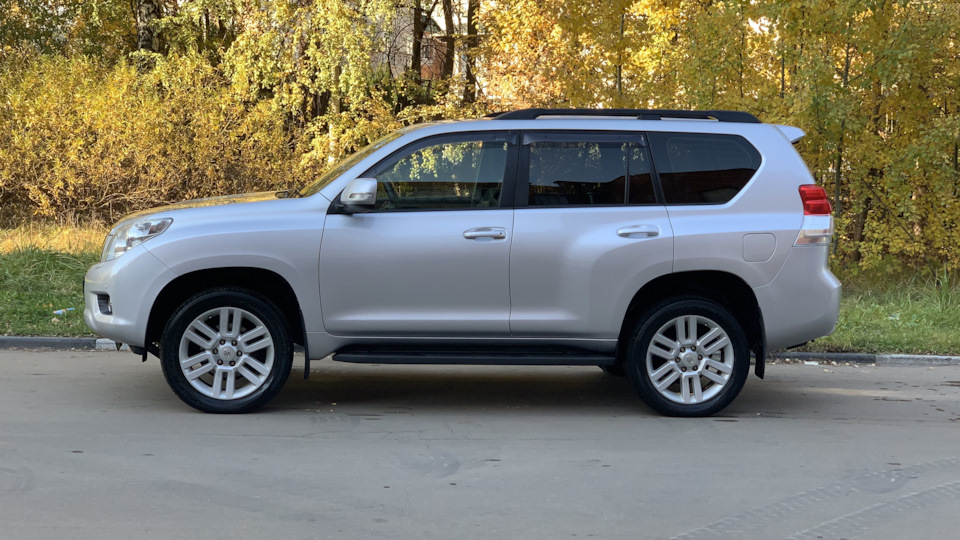 Toyota Land Cruiser Prado SILVER JAPAN