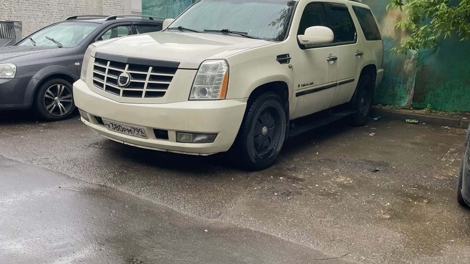 Cadillac Escalade drive2