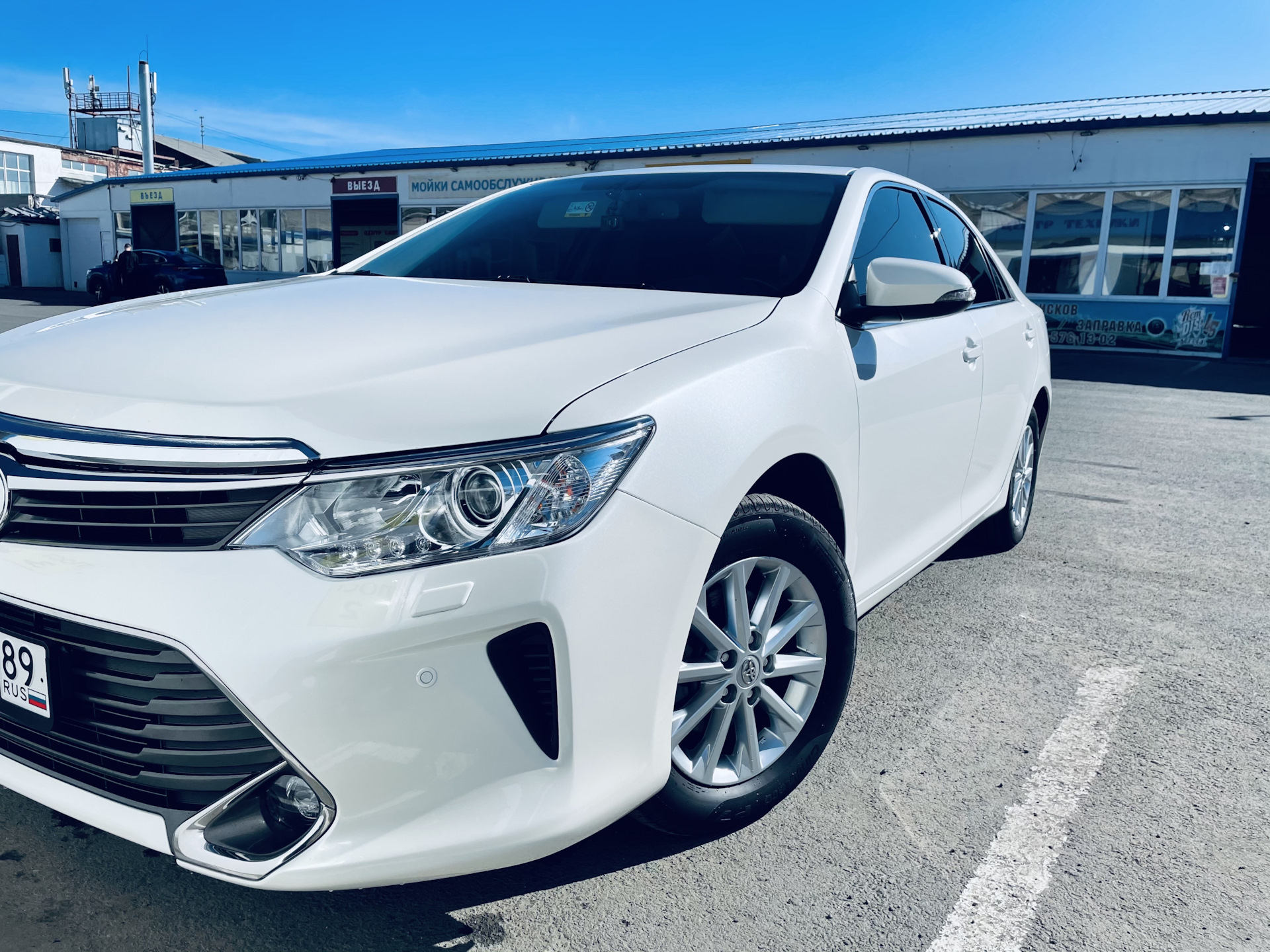 Toyota Camry 55 белый перламутр