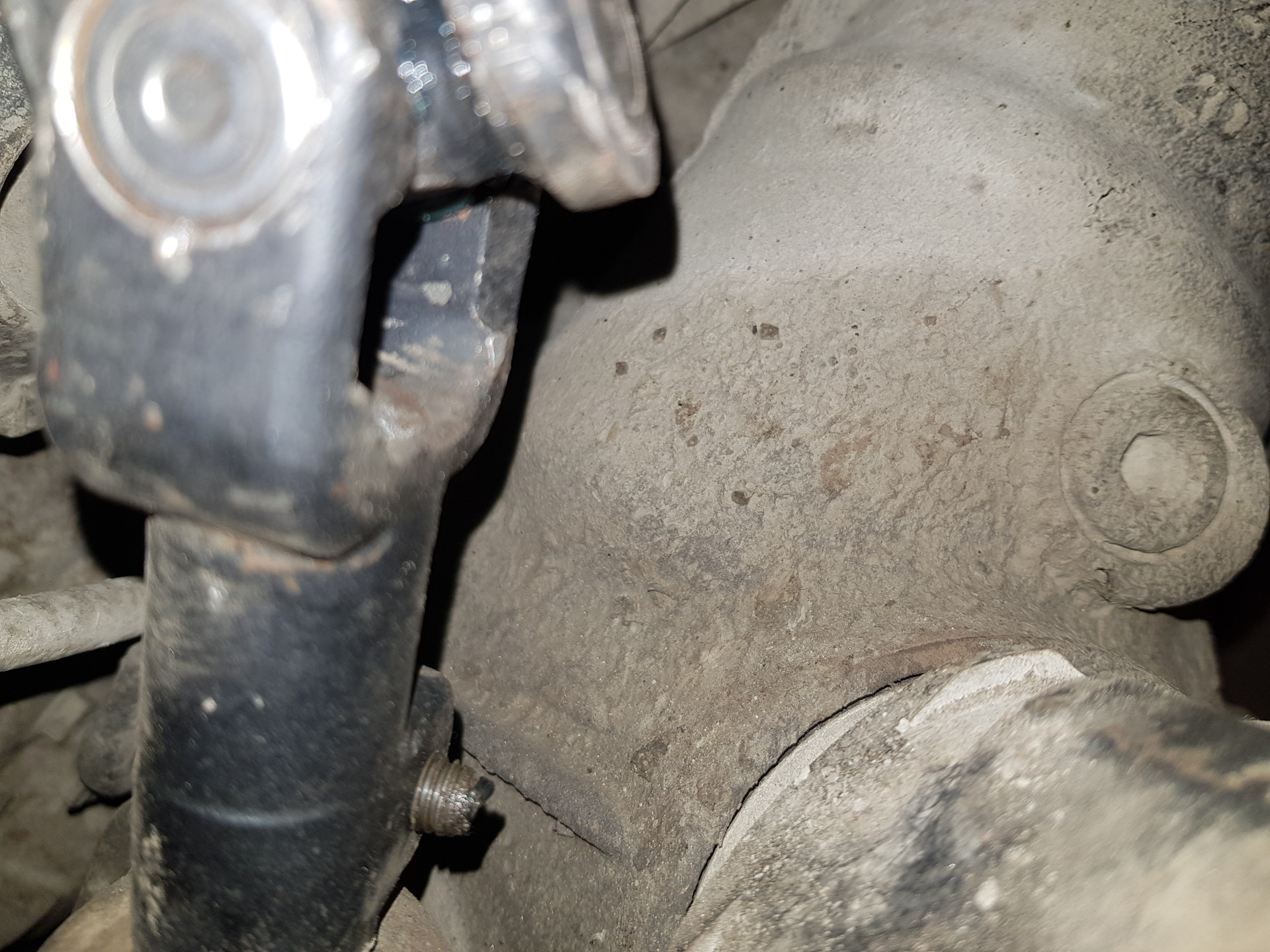 Замена крестовины в нижнем рулевом вале — Toyota Land Cruiser Prado 120 ...