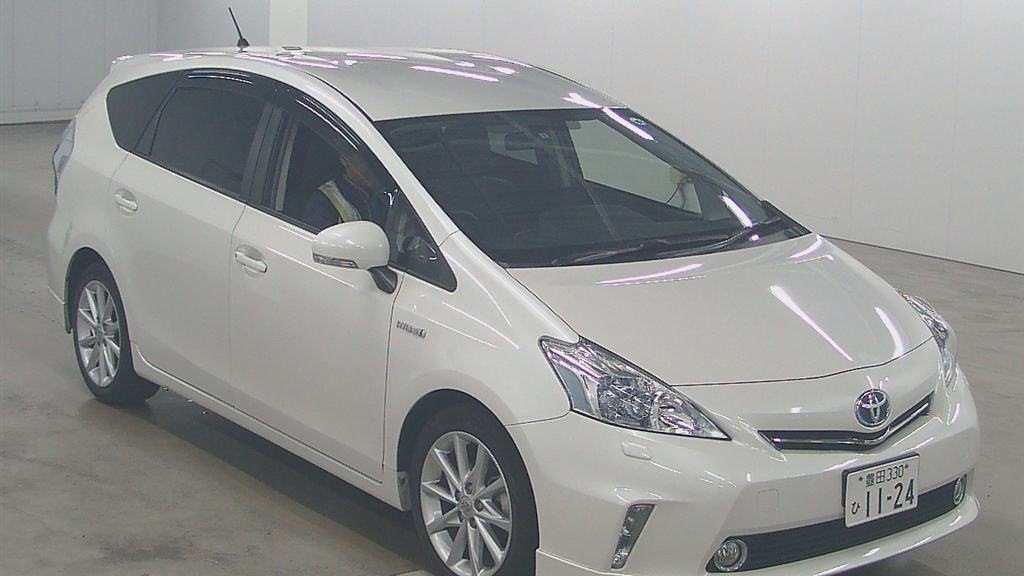 Toyota Prius Alpha 2011