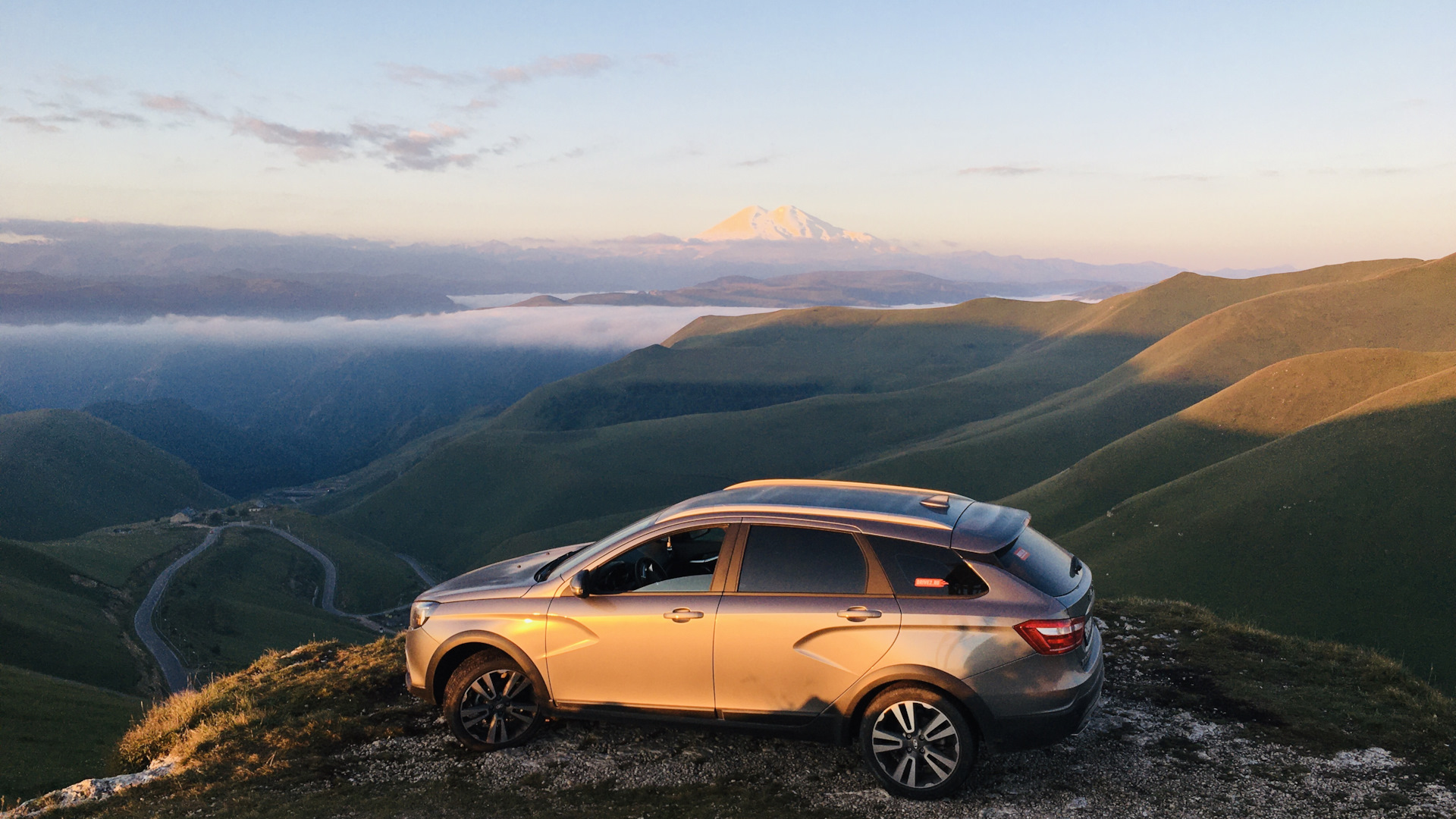 Lada Vesta SW Cross 1.6 бензиновый 2018 | The Dark Knight Rises на DRIVE2