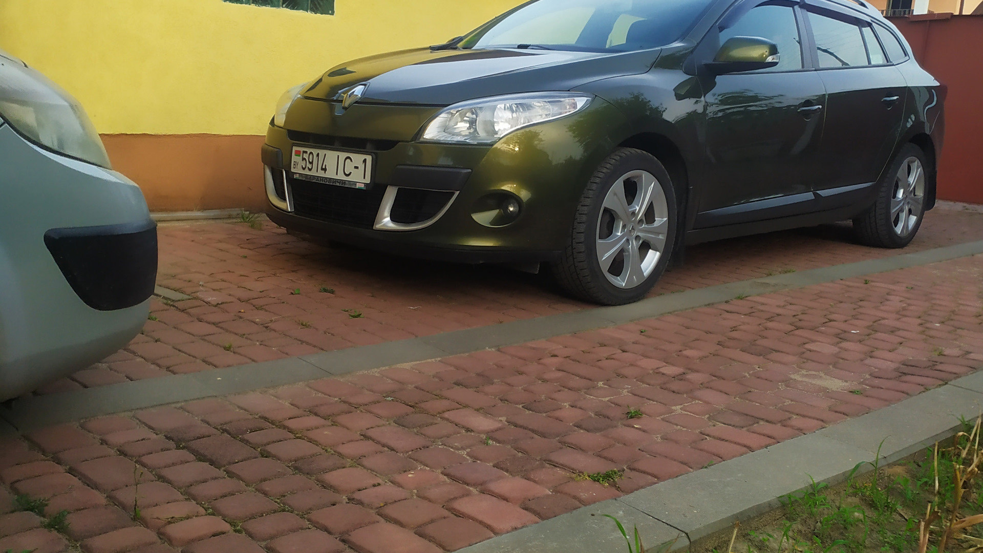 Renault Megane III 1.5 дизельный 2010 | Grandtour 1.5 dci 110л.с на DRIVE2