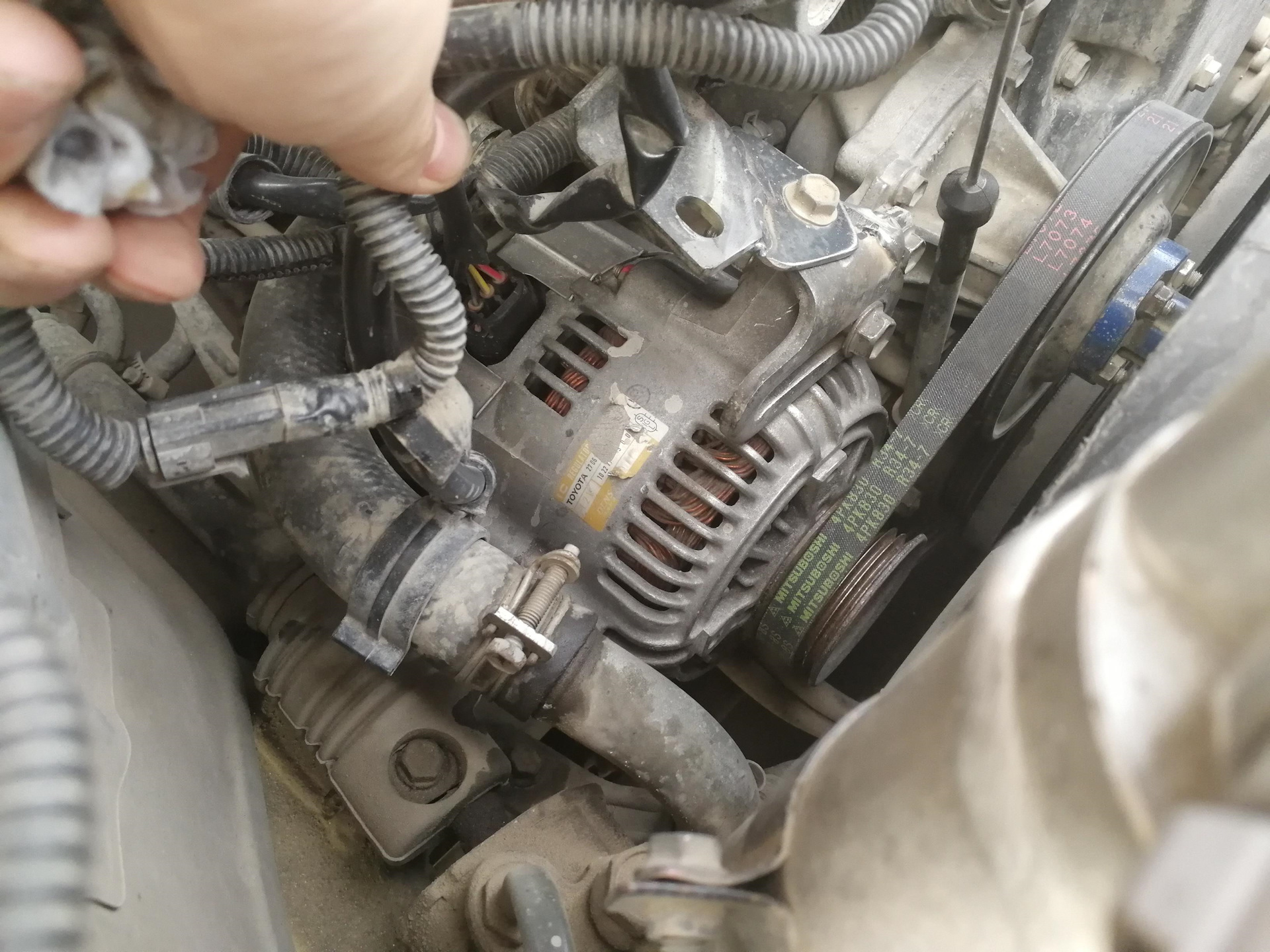 Как снять генератор на аксио Замена генератора G16A на 2JZ-FSE (27060-46330) - Suzuki Escudo (1G), 1,6 л, 199