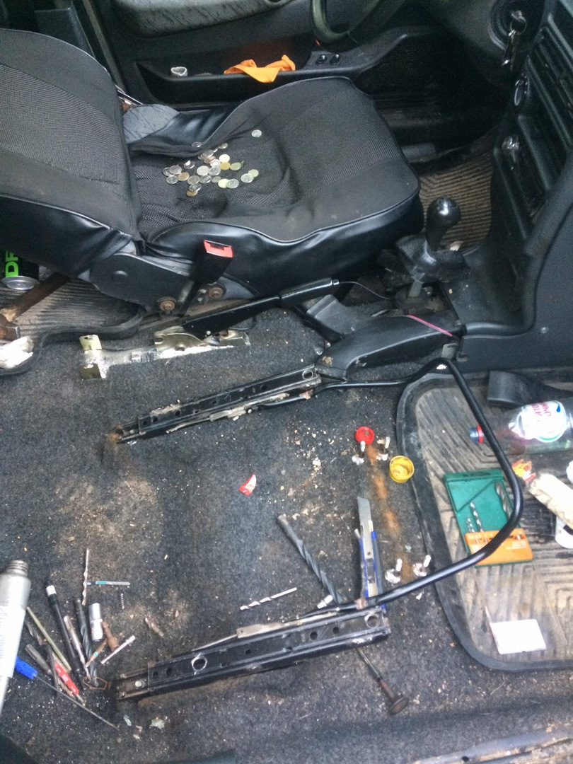 Крепления сидений ваз 2115. Крепления сидений ваз 2115. Крепление переднего сидения ваз 2114. Болты крепления салазок 2109. Крепление сиденья ваз 2115.