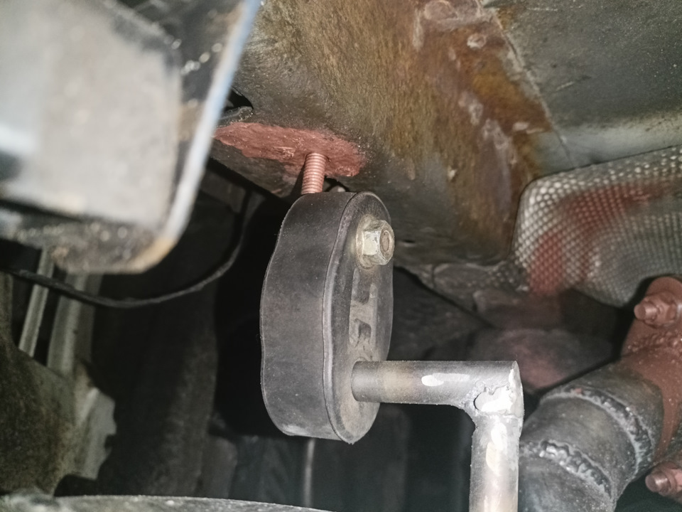 Надежные резинки, жесткие . — Ford Focus Hatchback II