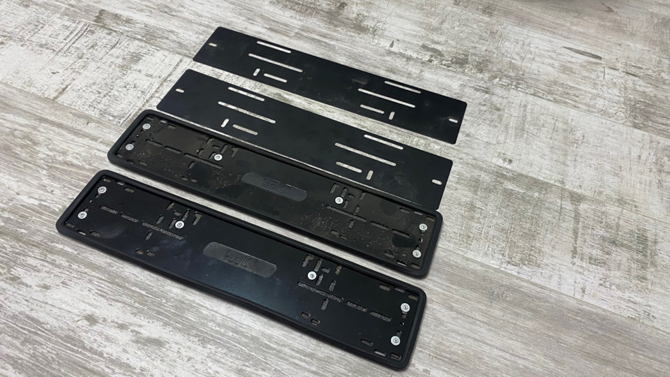 Прокладка под номерной знак + Силиконовые рамки SAK — Skoda Yeti, 1,8 л ...
