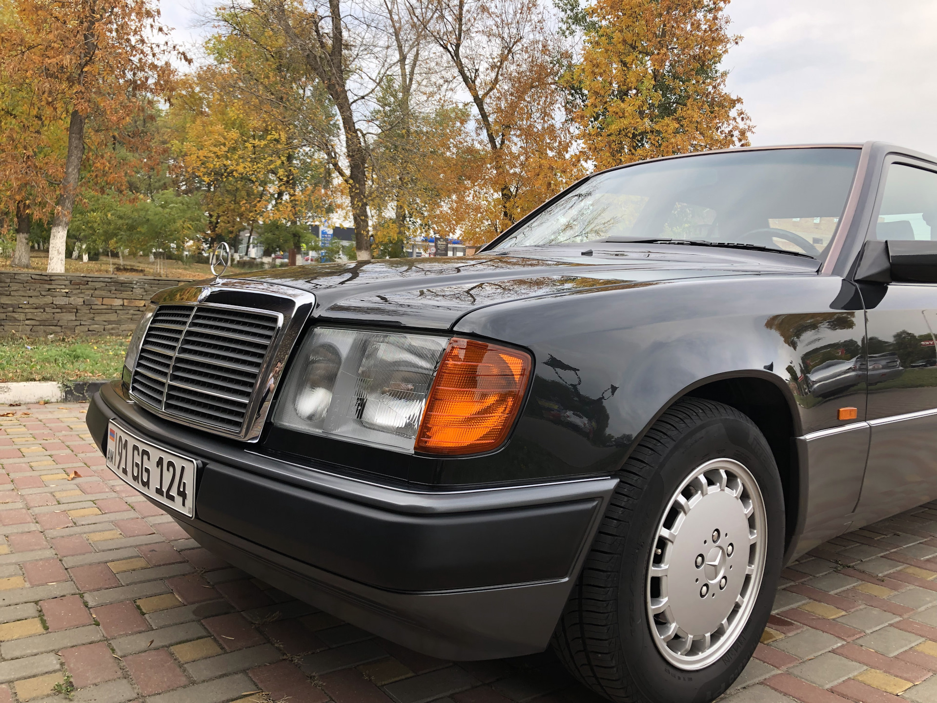 Mercedes Benz e230