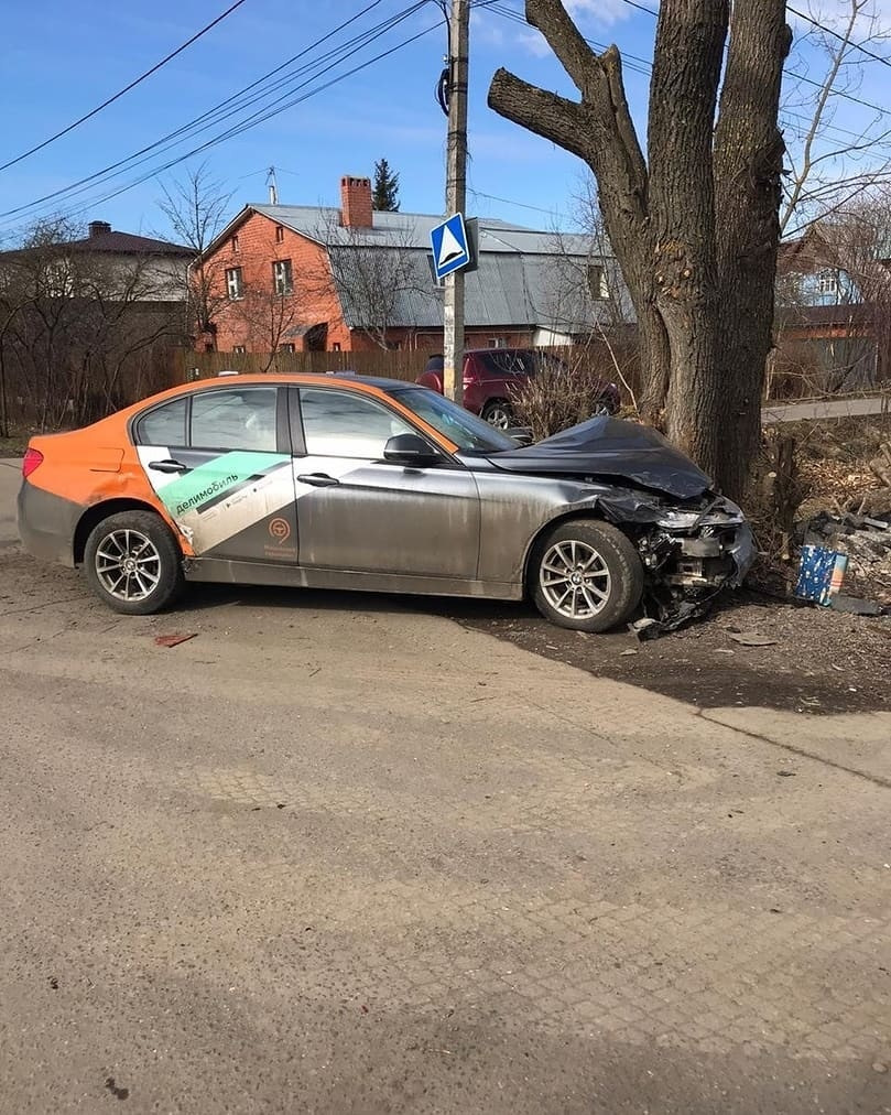 Попал в дтп на каршеринге делимобиль