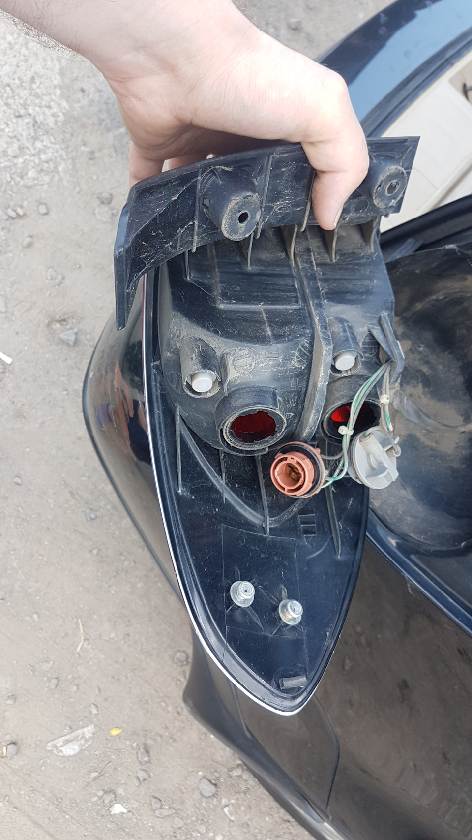 Замена лампочки правого стопа — DRIVE2