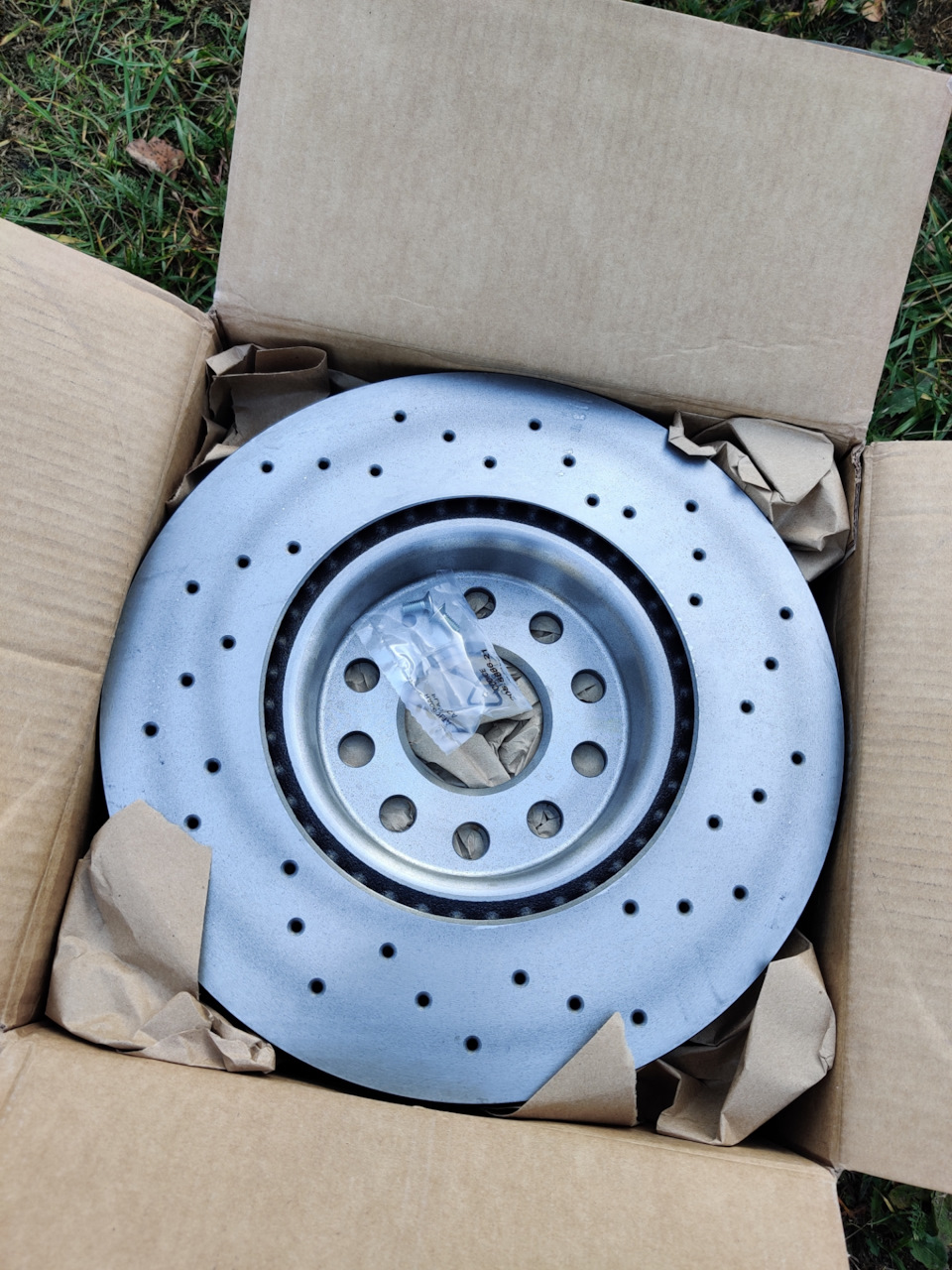 За перфорацию пришлось переплатить) лиш бы в работе не подвели. — Volkswagen Passat B7