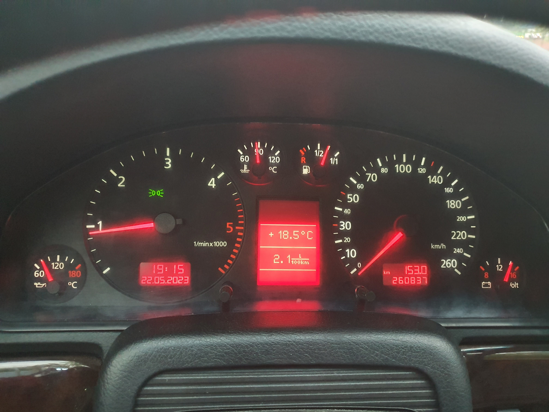 Приборная панель с а6 с5 — Audi A4 Avant (B5), 1,9 л., 2001 года ...