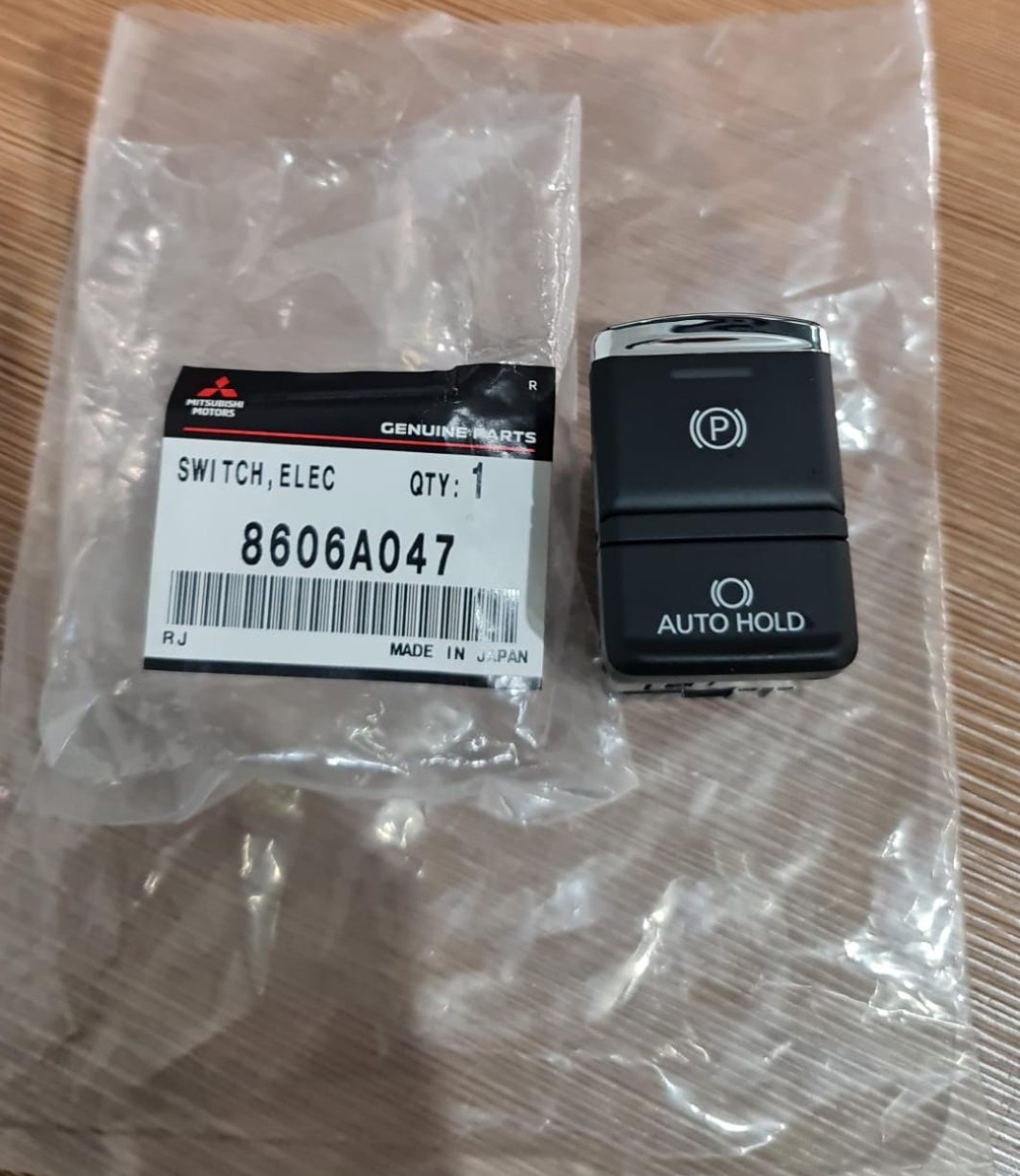 Кнопки паджеро спорт 2. Паджеро спорт автохолд. Кнопки Паджеро 4 дизель Назначение. Цвет светофильтров на кнопках Паджеро спорт 1.